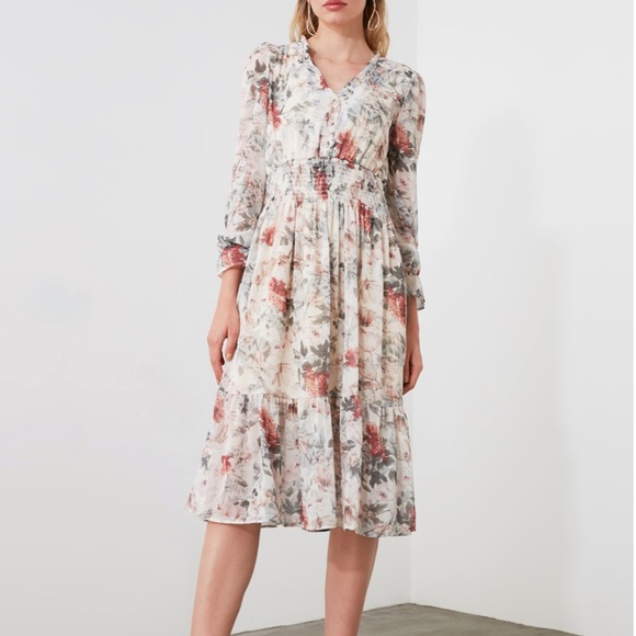 Floral Print Midi Dress - Picture 2 of 6